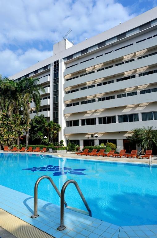 Maeyom Palace Hotel Phrae Exterior photo